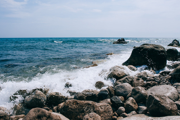 skalnaté pobřeží Černého moře - Fotografie, Obrázek