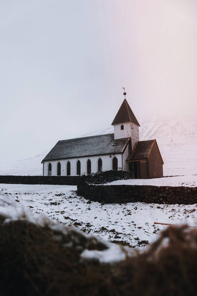 Eglise de ville nordique dans les îles Féroé - Photo, image