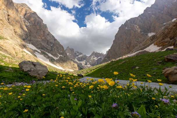 cilo mountains, hakkari, high mountains and clouds, valley of heaven and hell - Photo, Image