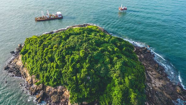 Green Island es una pintoresca isla ubicada en Hong Kong, el 4 de julio de 2023. - Foto, imagen