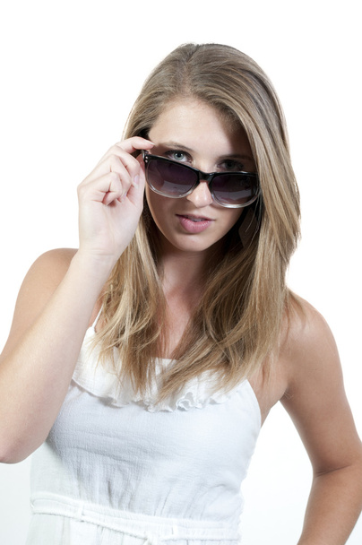 жінка в сонцезахисні окуляри
 - Фото, зображення