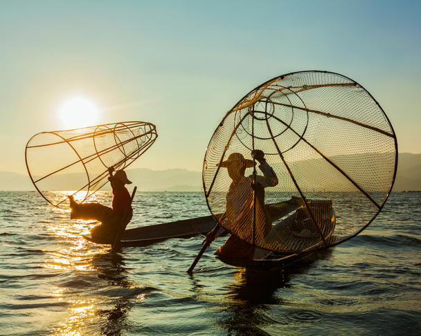 Βιρμανίας ψαράς σε inle λίμνη, Μιανμάρ - Φωτογραφία, εικόνα