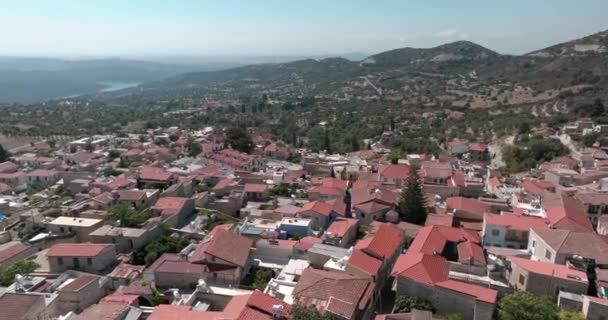 空中の喜び:レフカラの建築美を示すドローンビデオ,キプロス,赤い屋根と石の石の石の石で.高品質4k映像 - 映像、動画
