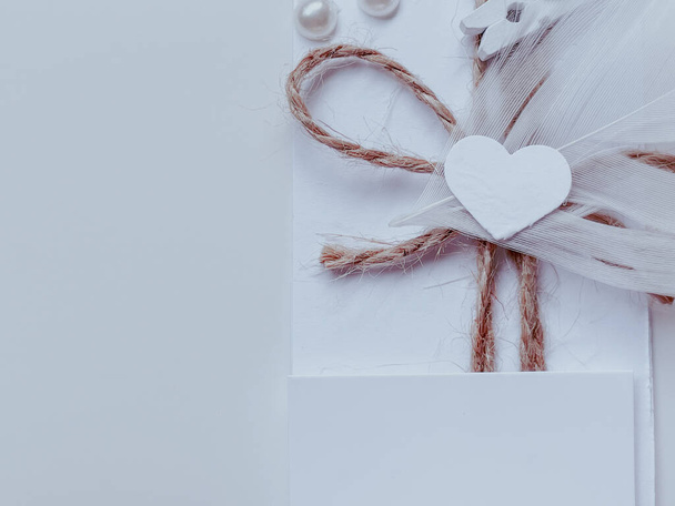 Briefkaart van zachte tinten, uitnodiging voor de bruiloft. - Foto, afbeelding