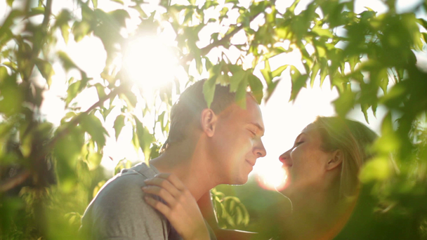 Amante casal beijando
 - Filmagem, Vídeo