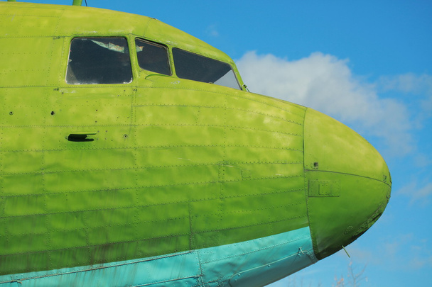 Verde viejo avión soviético
 - Foto, Imagen