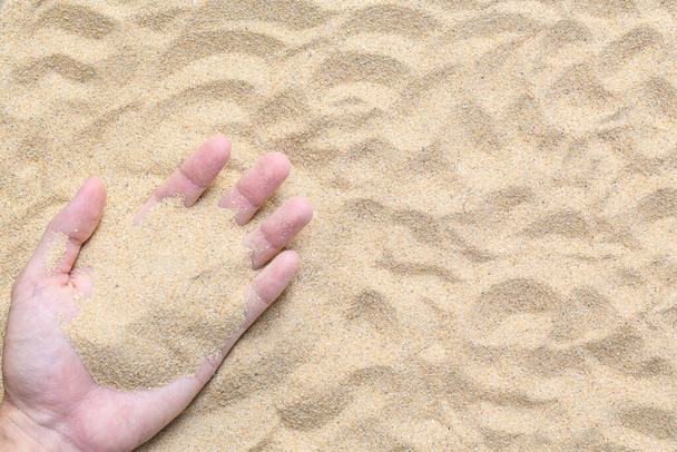 Concepto de fondo de verano, fondo de playa de arena con espacio de copia para agregar mensaje de texto u obra de arte de diseño. - Foto, imagen