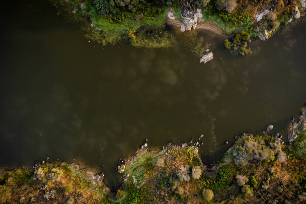 モラーノ貯水池の空中風景。スペイン. - 写真・画像