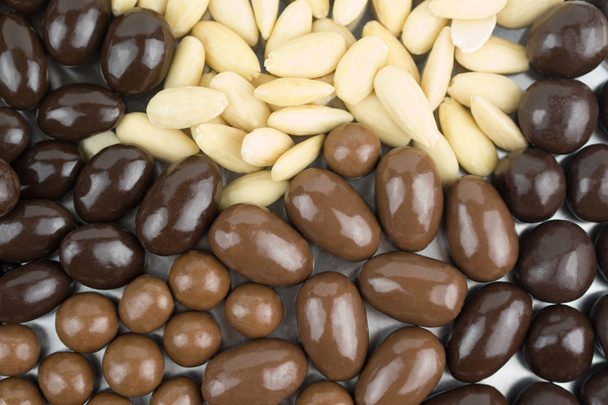 разнообразие миндаля в шоколаде
 - Фото, изображение