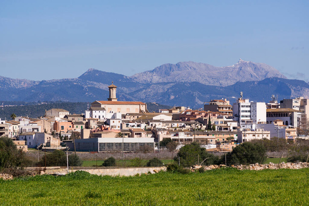 pueblo de Sant Jordi y sierra de tramuntana, Palma, Mallorca, baleaarit, Espanja, Eurooppa - Valokuva, kuva