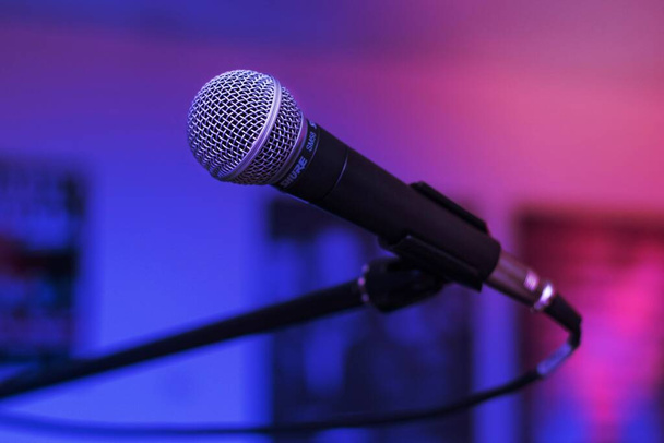 Shallow Focus Photography of Black Microphone \ - Foto, Imagen