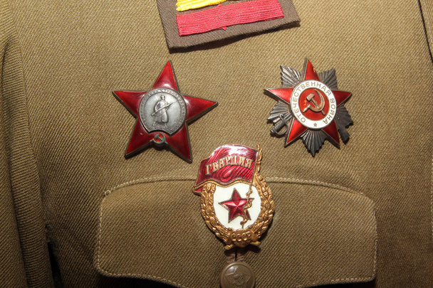 Premios soviéticos en uniforme militar
 - Foto, Imagen