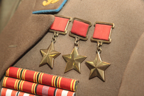 ソビエト連邦の英雄の金の星のメダルのソ連バッジの賞を受賞 - 写真・画像