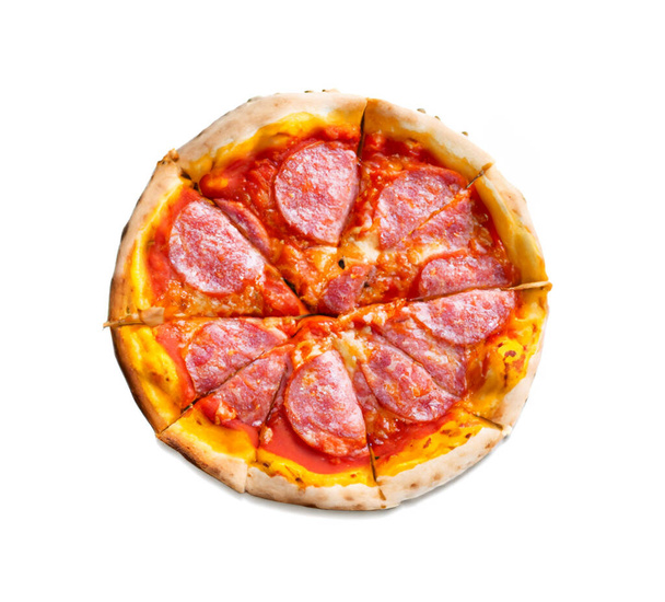 pizza de pepperoni aislada sobre fondo blanco. comida rápida italiana tradicional - Foto, Imagen