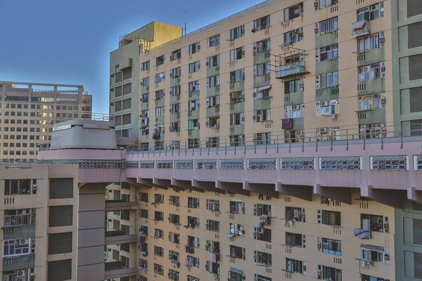 Kwai Shing West Estate is een gevestigde residentie 8 juli 2023 - Foto, afbeelding