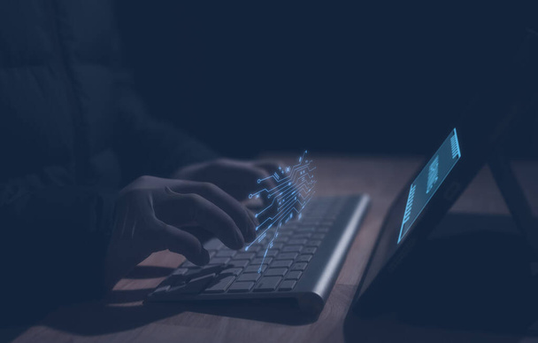 Hacker bilgisayar suçları koruma kavramı, siber güvenlik gizlilik veri koruması iş dünyasının kişisel bilgi yönetimi, eldiven giyen adam veri sistemini hacklemeye çalışıyor - Fotoğraf, Görsel