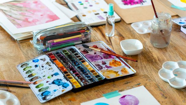 Watercolor Workshop. Artful Gathering: Women Engaging in Collaborative Watercolor Painting Workshop - Photo, Image