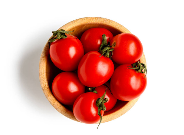 Cuenco con tomates cherry frescos sobre fondo blanco - Foto, Imagen