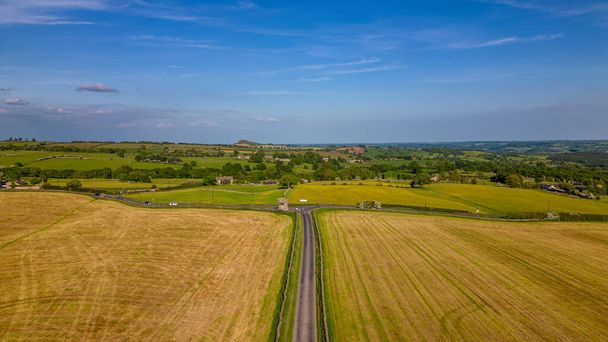 view from above of the fields of the countryside of england - Foto, Bild