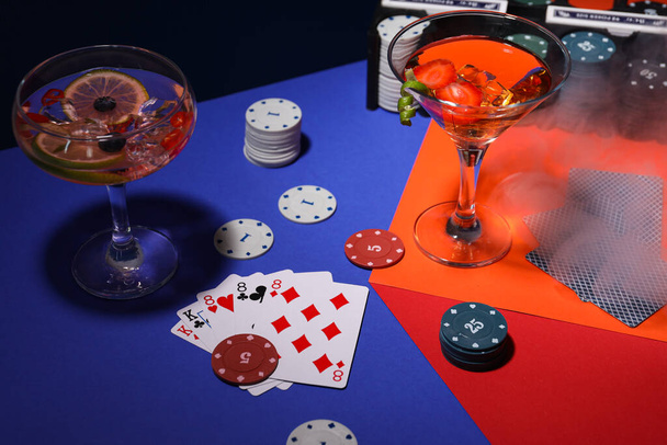 Концепция азартных игр, азартные игры в покер, аксессуары для покера - Фото, изображение