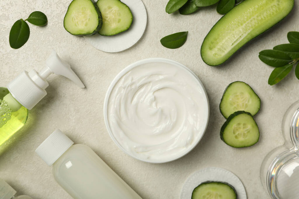 Concept of face and skin care - cucumber cosmetic - Foto, Imagem