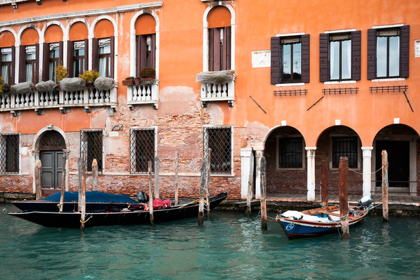 Гранд-канал з гондолами у Венеції, Італія - Фото, зображення