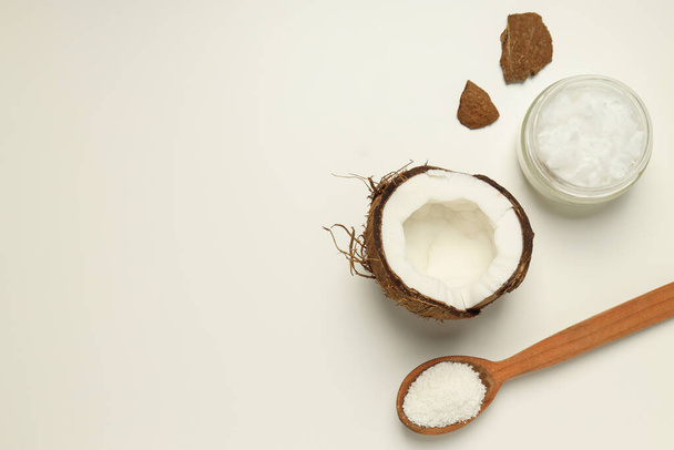 Concept of body care with coconut and coconut oil - Fotografie, Obrázek