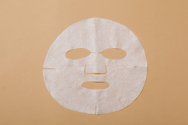 Kozmetik maskeli yüz ve cilt bakımı kavramı - Fotoğraf, Görsel