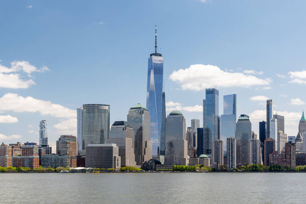 Ο ουρανός της Νέας Υόρκης. Μανχάταν Ουρανοξύστες πανόραμα πάνω από τον ποταμό Hudson - Φωτογραφία, εικόνα