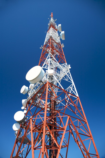 Πύργος τηλεπικοινωνιών - Φωτογραφία, εικόνα