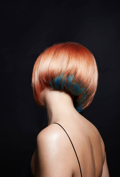 Woman with beautiful color Hair. Female back. Girl with trendy Haircut. Hairstyle - Fotoğraf, Görsel