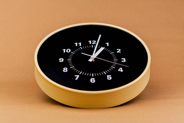 réveil belle horloge horloge horloge travailler avec le temps Précision de l'heure, rendez-vous, temps limité, concept de temps - Photo, image