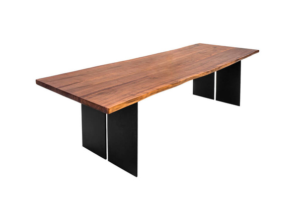 Mesa con tapa de madera maciza y patas de metal negro aisladas sobre fondo blanco. Serie de muebles - Foto, imagen