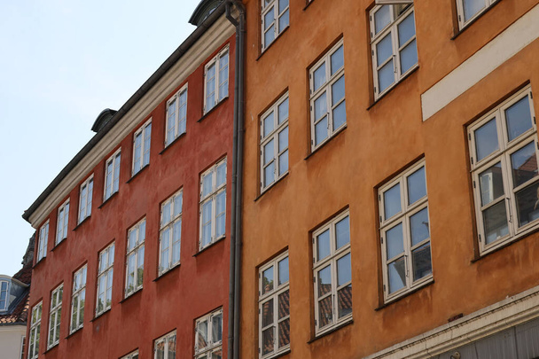 Los colores pastel de los edificios característicos de Copenhague. Foto de alta calidad - Foto, imagen