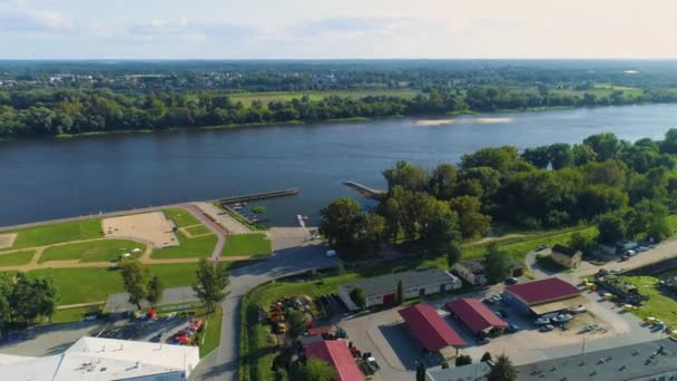 Marina Torun Przystan River Vistula Wisla Air View Poland (em inglês). Imagens 4k de alta qualidade - Filmagem, Vídeo