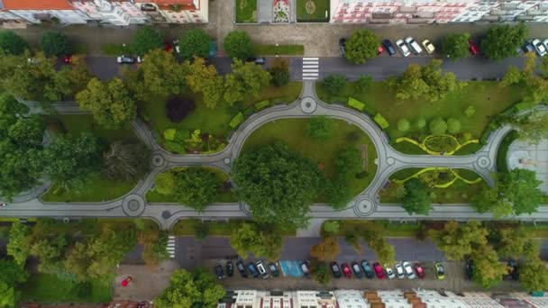 Downtown Park Solidarnosci Elk Aerial View Polen. Hoge kwaliteit 4k beeldmateriaal - Video