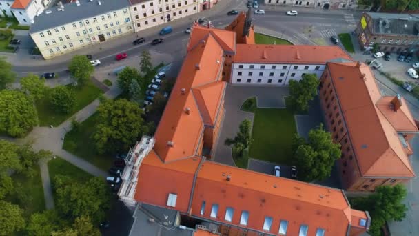 Вища духовна семінарія "Wloclawek Wyzsze Seminarium Duchowe Aerial Poland". Кадри високої якості 4k - Кадри, відео
