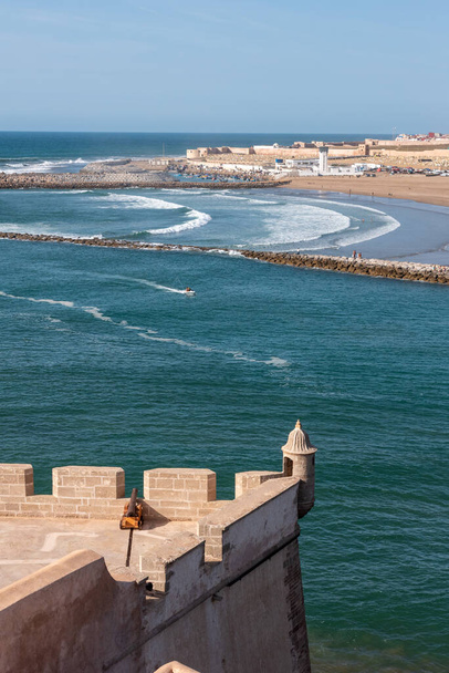 Pobřeží Atlantského oceánu z pohledu Oudayas Kasbah v Rabatu, Maroko - Fotografie, Obrázek