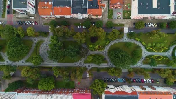 Downtown Park Solidarnosci Elk Vista aérea Polonia. Imágenes de alta calidad 4k - Metraje, vídeo