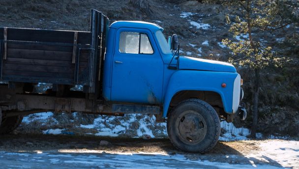 Régi kék orosz teherautó, Lihacsov Autógyár - Fotó, kép
