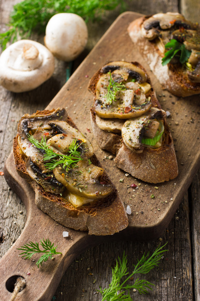 Crostini with mushrooms and cheese - Photo, Image