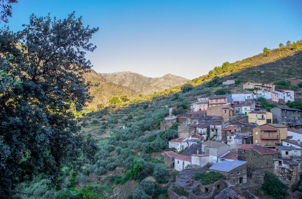 La Huetre, mooi dorpje in Las Hurdes, Caceres, Extremadura, Spanje - Foto, afbeelding