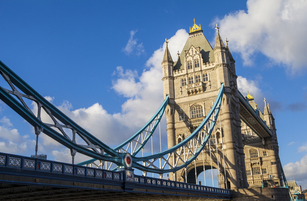 ロンドンのタワーブリッジ - 写真・画像