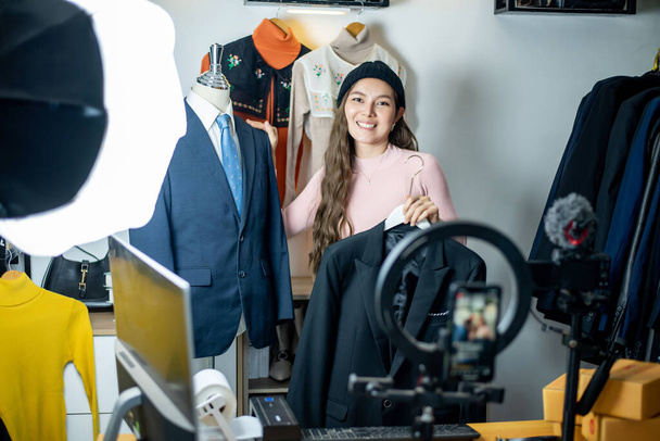 Asia blogger or Vlogger live streaming reviewing product on Business online influencer on social media, Content creator concept. - Fotografie, Obrázek