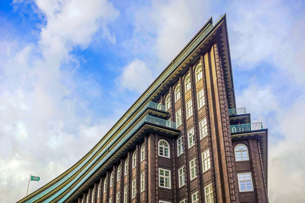 Hamburg, Almanya 'daki Chilehaus ikonik binası. - Fotoğraf, Görsel