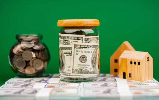 house money and time Saving money to build a house, home loan, financial loan, investment, dividend, cash flow, financial stock, financial system, loan, money in the system - 写真・画像