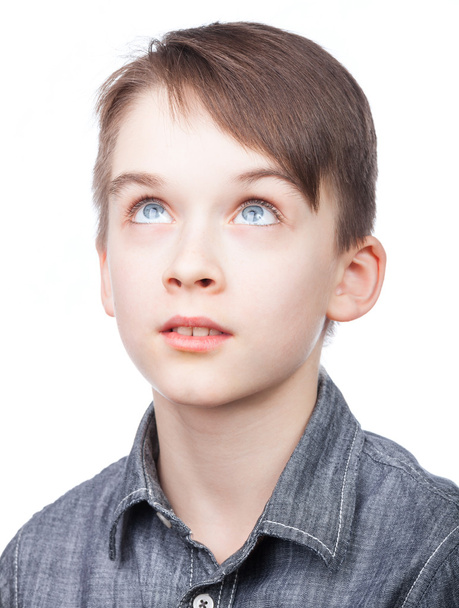 portret van een leuke jongen - Foto, afbeelding