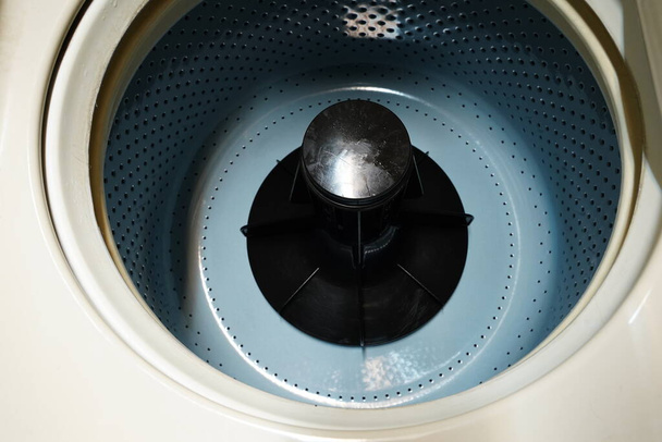 Πλυντήριο ρούχων εσωτερική όψη ενός τυμπάνου. - Φωτογραφία, εικόνα