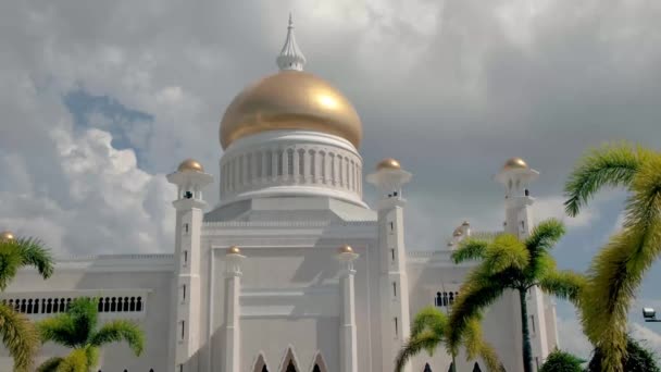 Exterior of the Omar Ali Saifuddin in Bandar Seri Begawan Brunei on the island of Borneo - Footage, Video