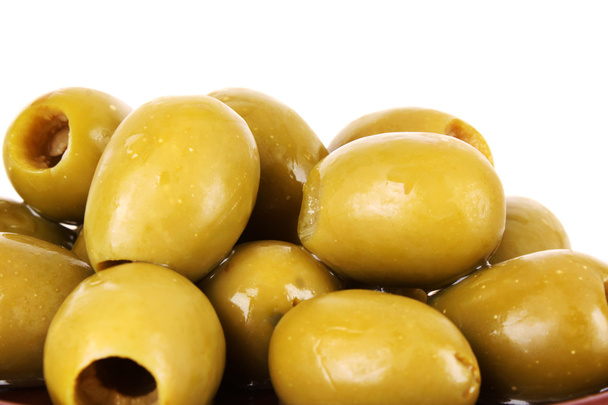 Green olives isolated on white - Foto, afbeelding
